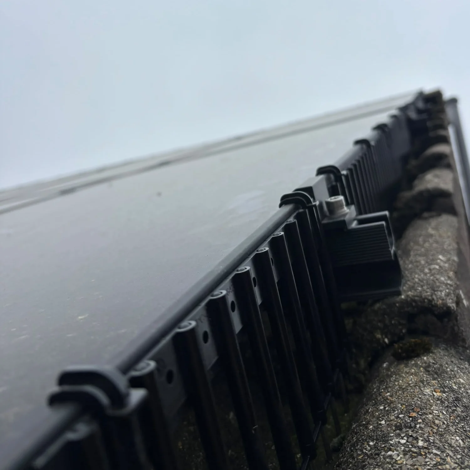 Close up of Sola Flex clips